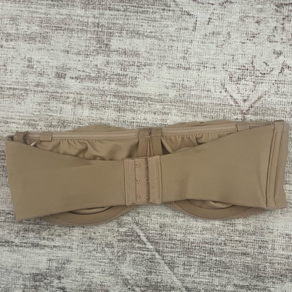 Amazon Nude Minimizing Strapless Bra - Picture 5 of 5